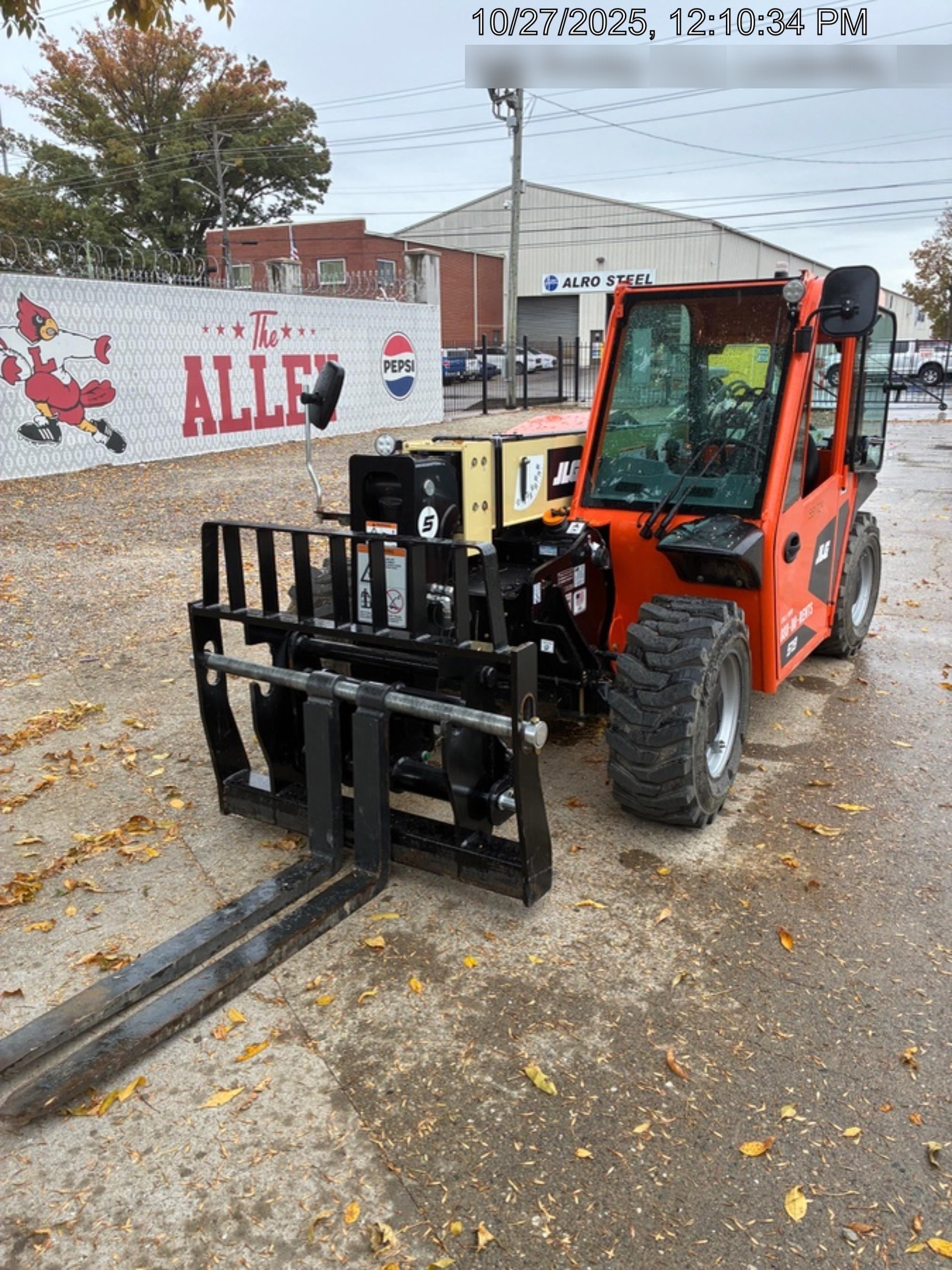 2025 JLG 519