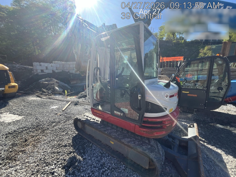 2020 TAKEUCHI TB250-2C