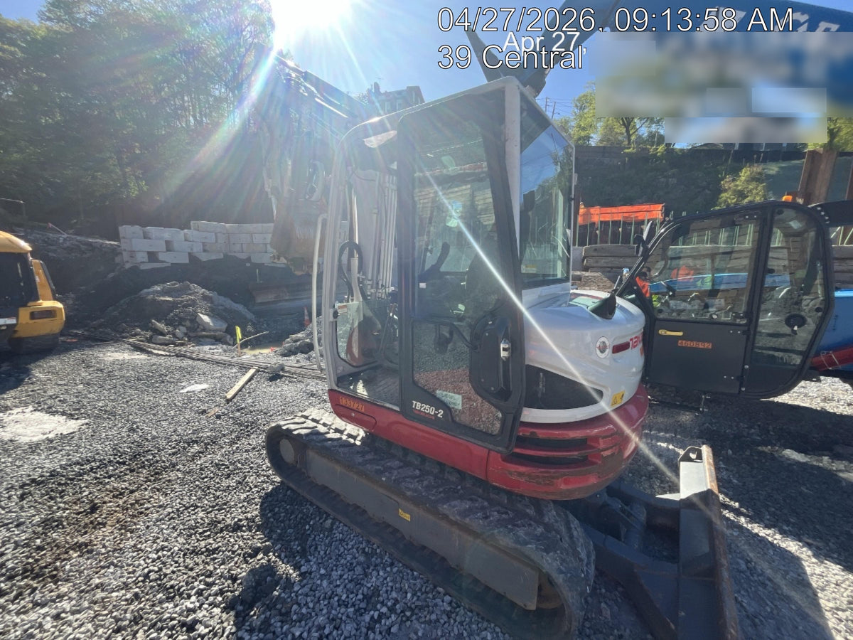 2020 TAKEUCHI TB250-2C
