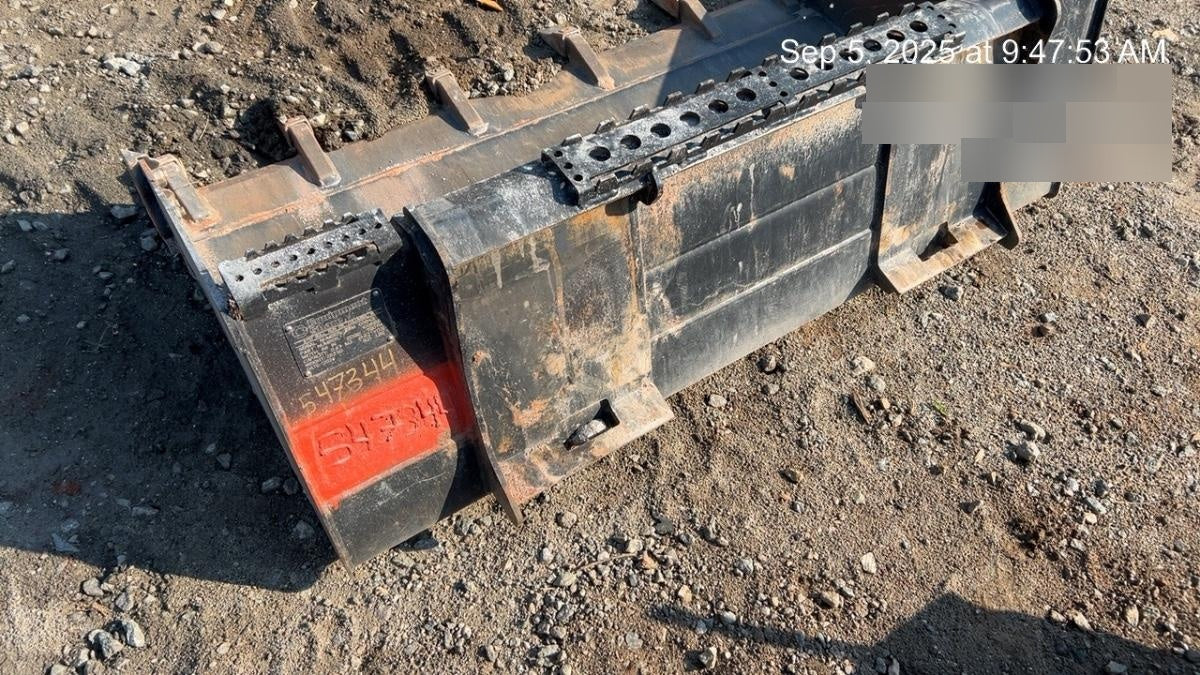2025 EQUIPMENTSHARE 1006186 - 66" Tooth Bucket, CTL