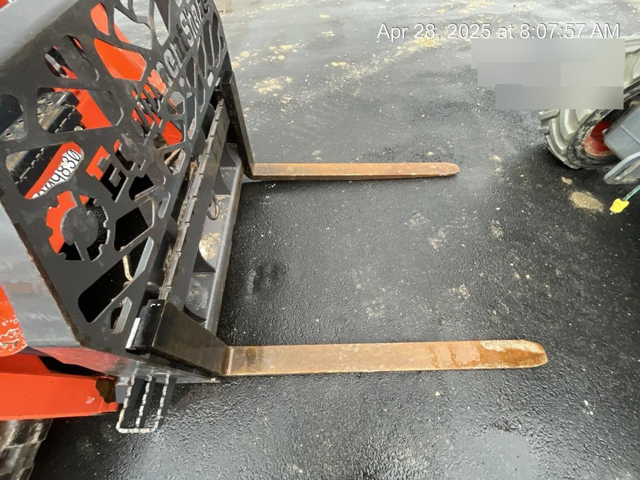 2022 PALADIN 48" Pallet Forks - Paladin