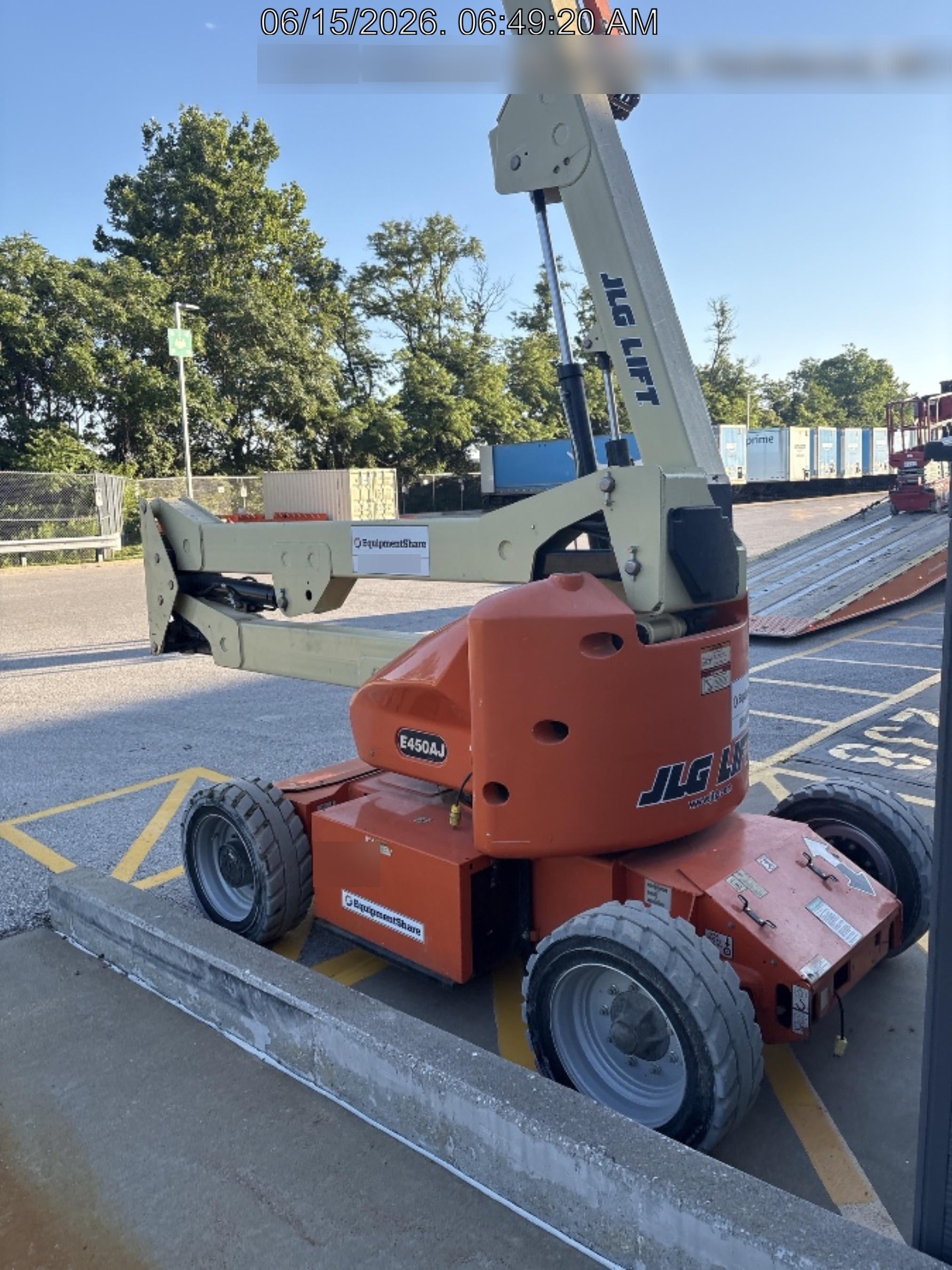 2019 JLG E450AJ
