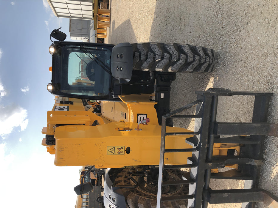 2020 JCB 506-36 Cab/Heat/Air, 74 HP, Solid Tires, STD Worklight, Beacon, Aux Hydraulics, Lifting Eye, Back up Alarm w/48" Carriage/48" Forks