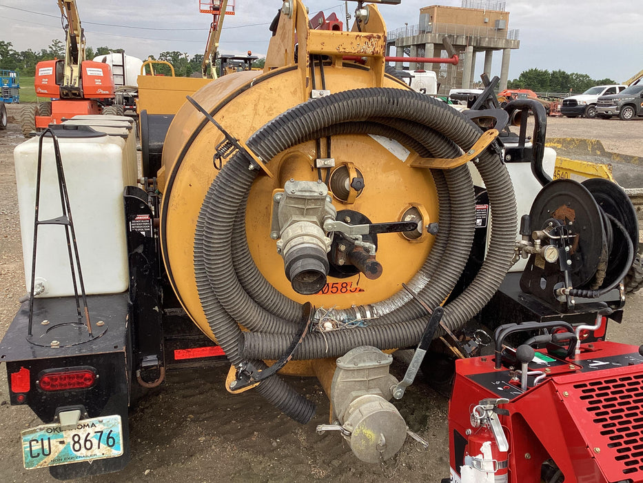 2023 Vac-Tron LP573XDT T4 Koehler Diesel Engine, 500 Gallon Debris Tank, x2 100 Gallon Water Tanks