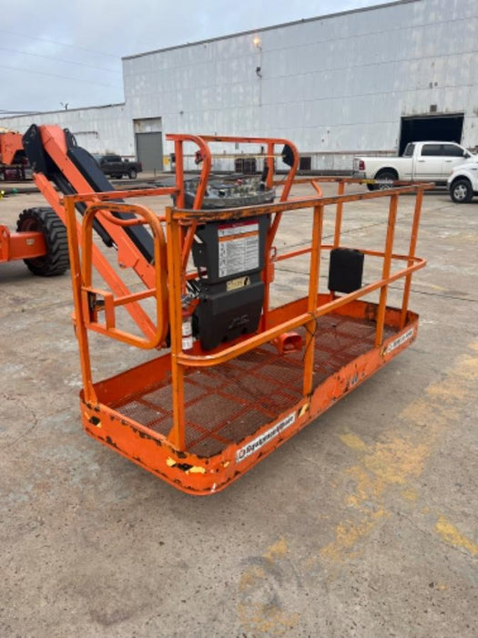 2019 JLG 600AJ