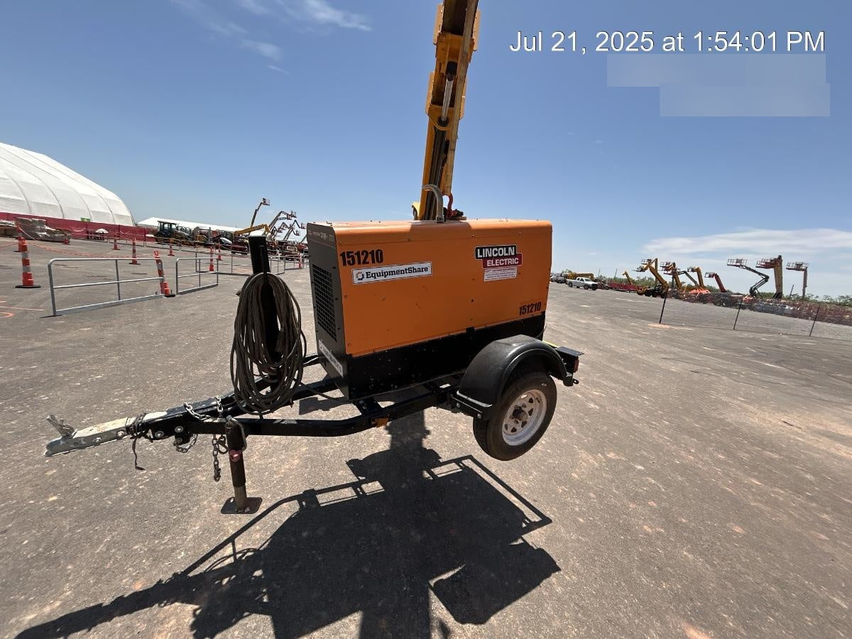2021 Lincoln Electric Vantage 322 Vantage 322 Ready Pak 3 w/ Telematics & Decals, ORANGE (includes trailer, cable rack, fender light kit)