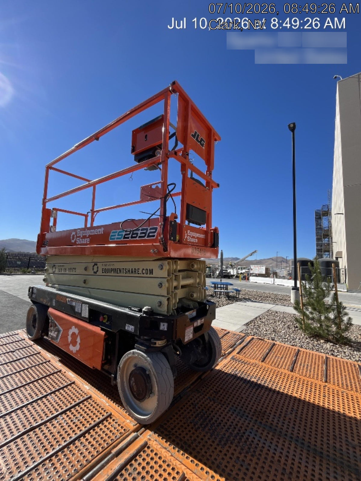 2023 JLG ES2632