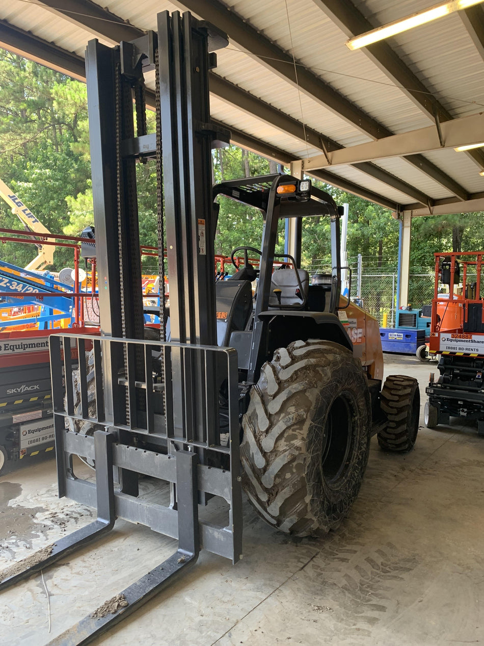 2023 CASE 588H
