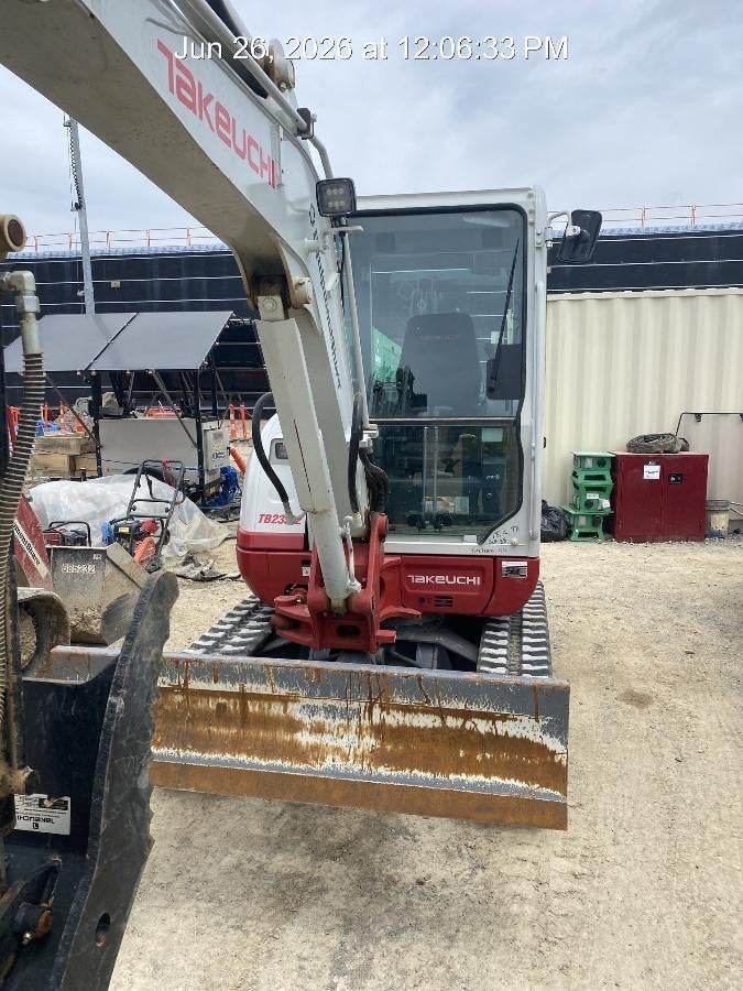 2025 TAKEUCHI TB235-2CR