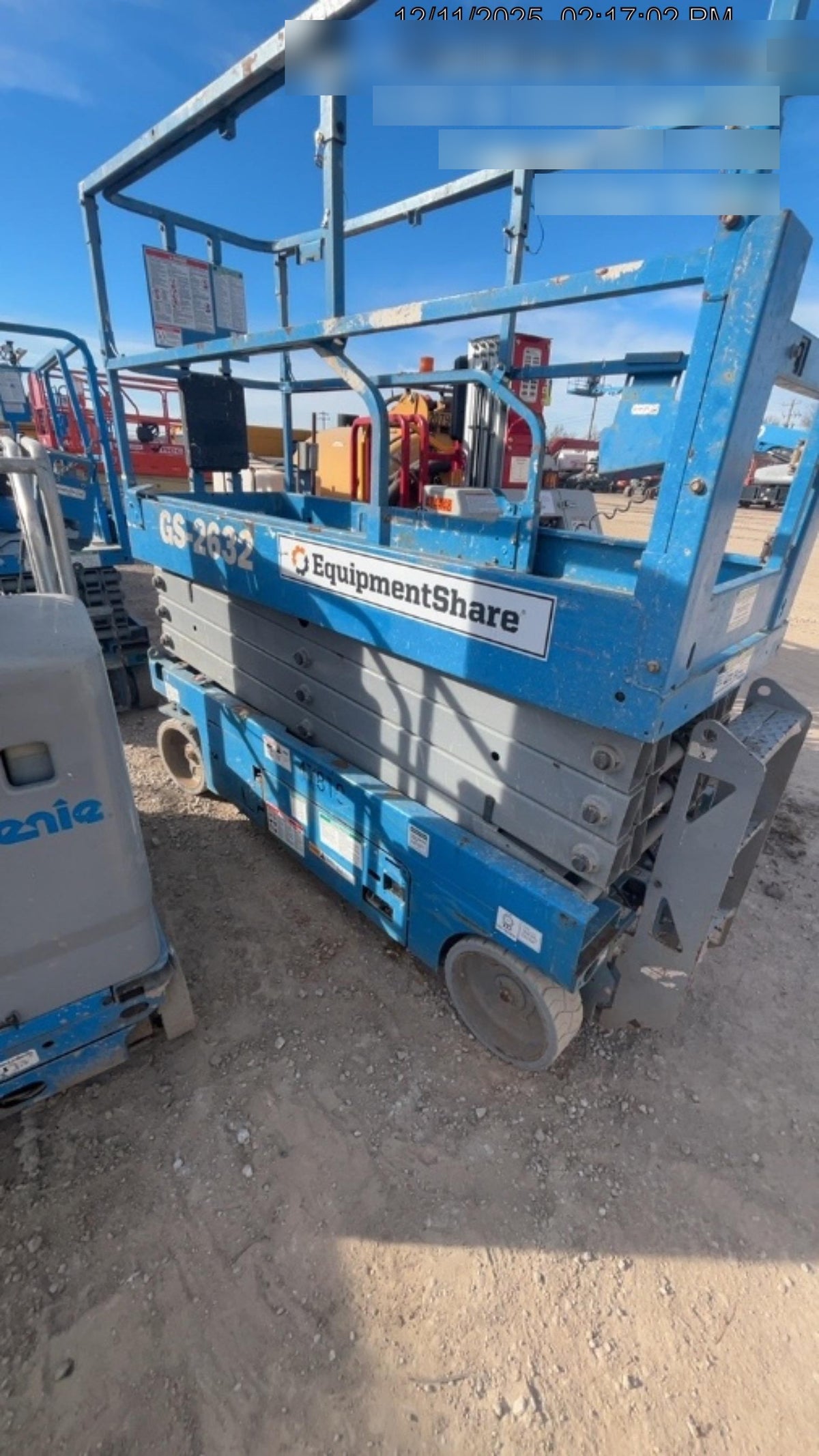2019 Genie GS-2632 Folding rails with half height swing gate