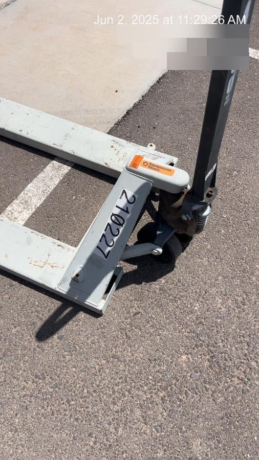 2022 STRONGWAY 4400 lb Pallet Jack