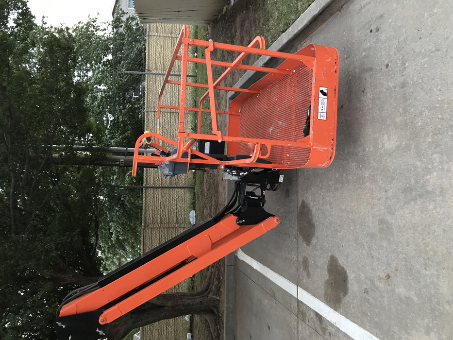 2019 JLG 800AJ