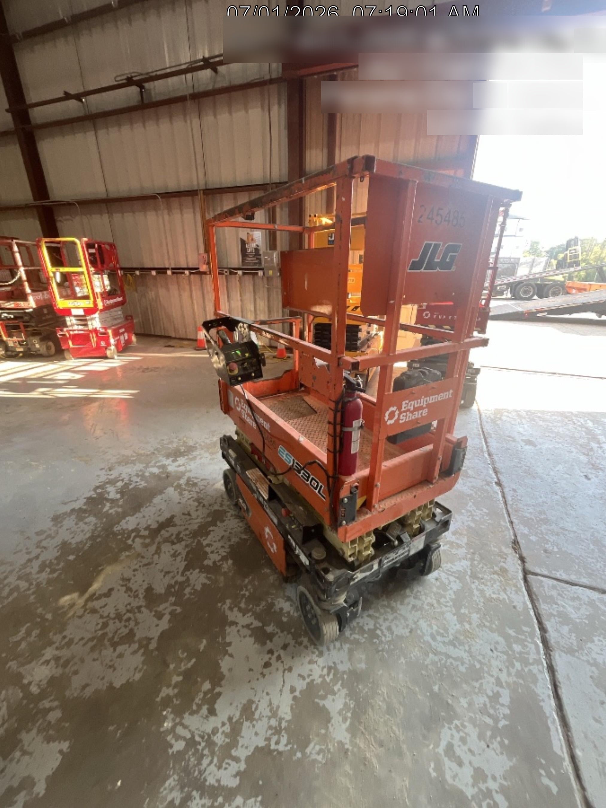 2022 JLG ES1330L
