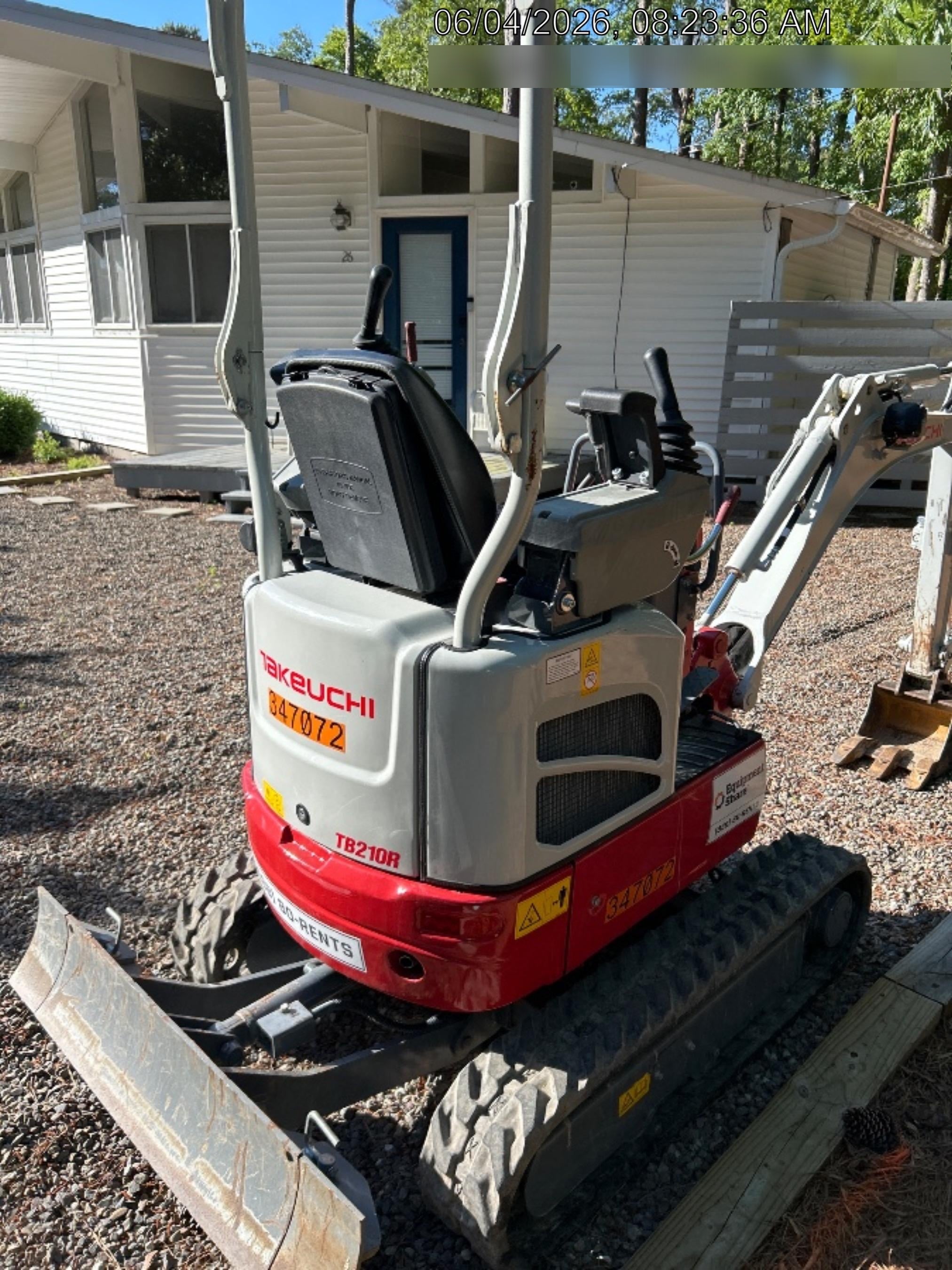2023 TAKEUCHI TB210R