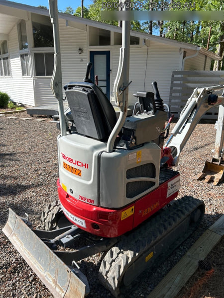 2023 TAKEUCHI TB210R