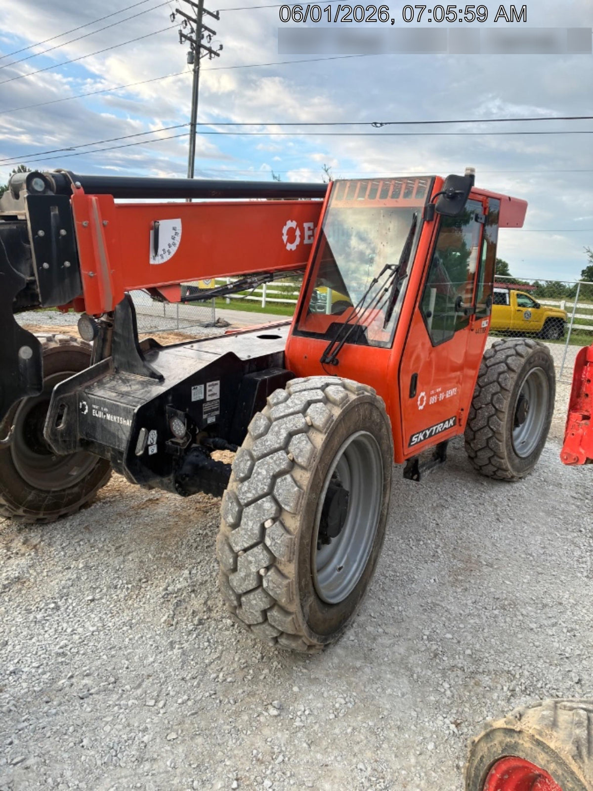 2024 SKYTRAK 8042