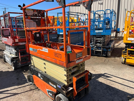 2021 JLG ES1932