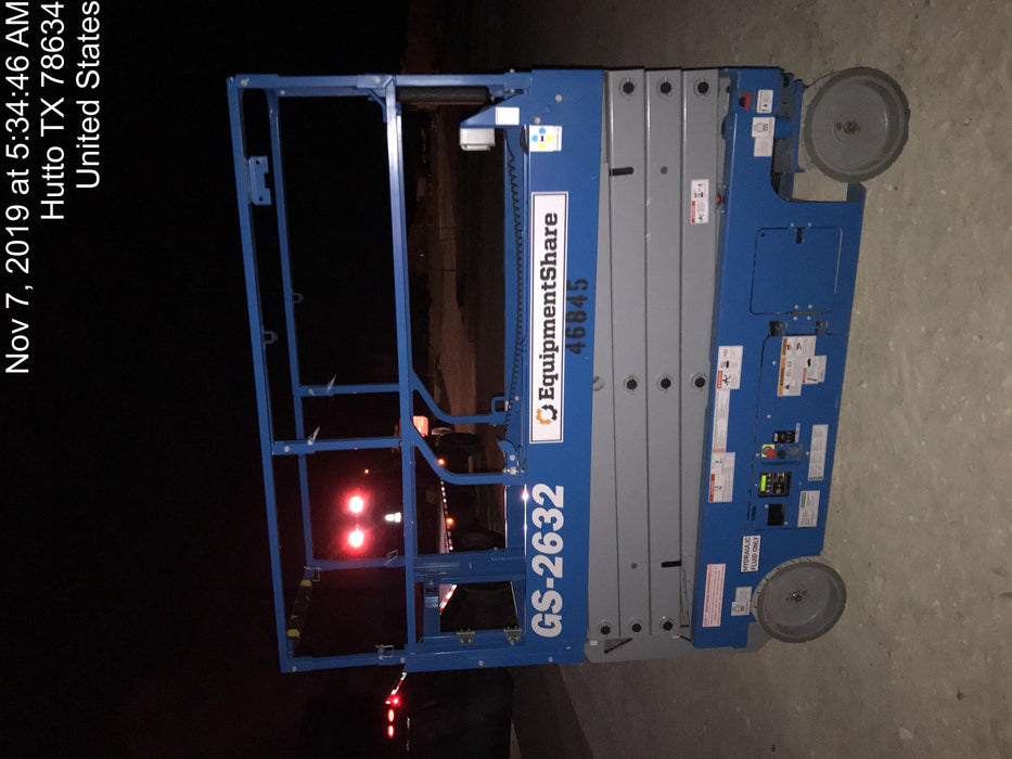 2019 Genie GS-2632 Folding rails with half height swing gate