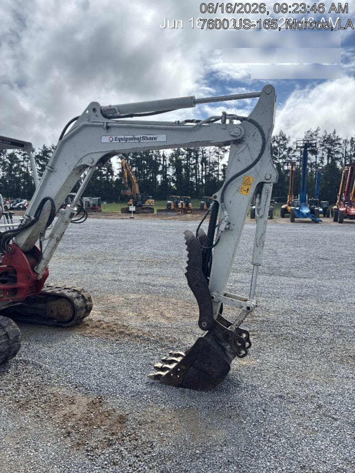 2023 TAKEUCHI TB250-2R
