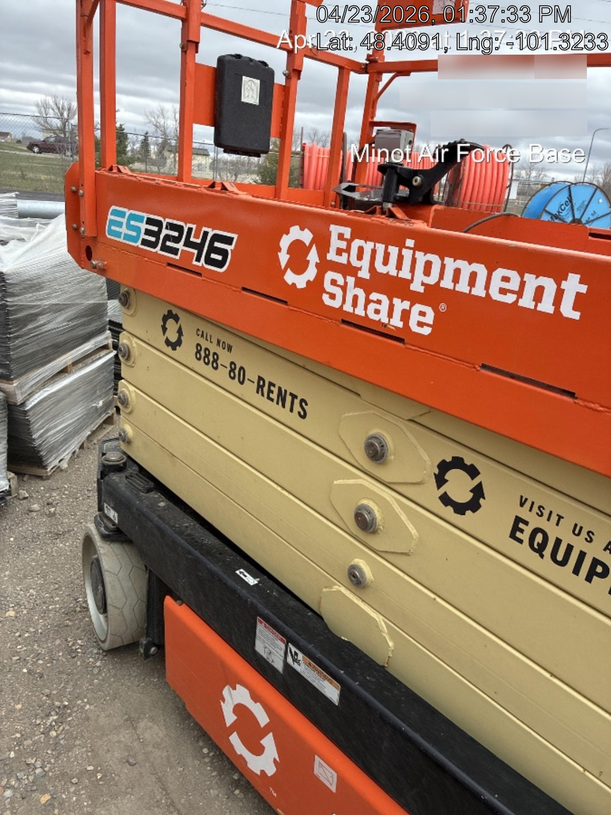 2022 JLG ES3246