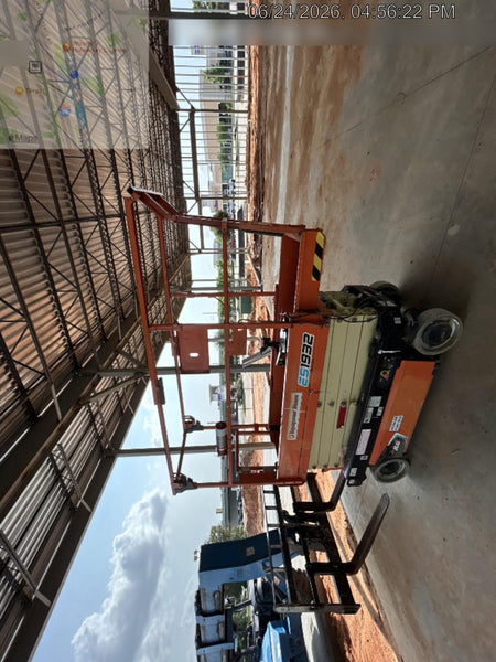 2022 JLG ES1932