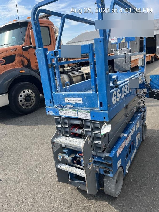 2019 Genie GS-1930 Half Height Swing Gate, 800W Inverter