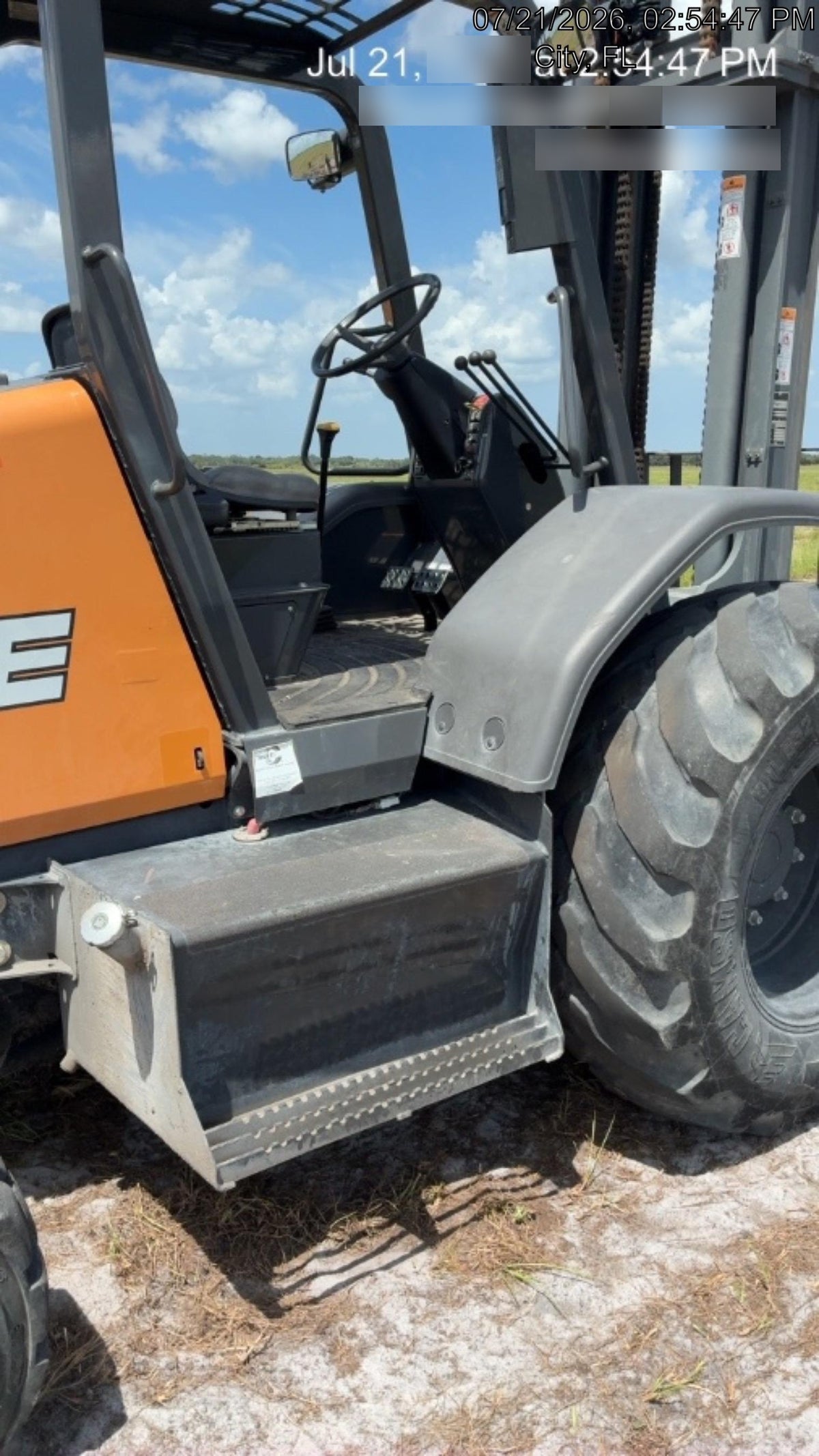 2023 CASE 588H