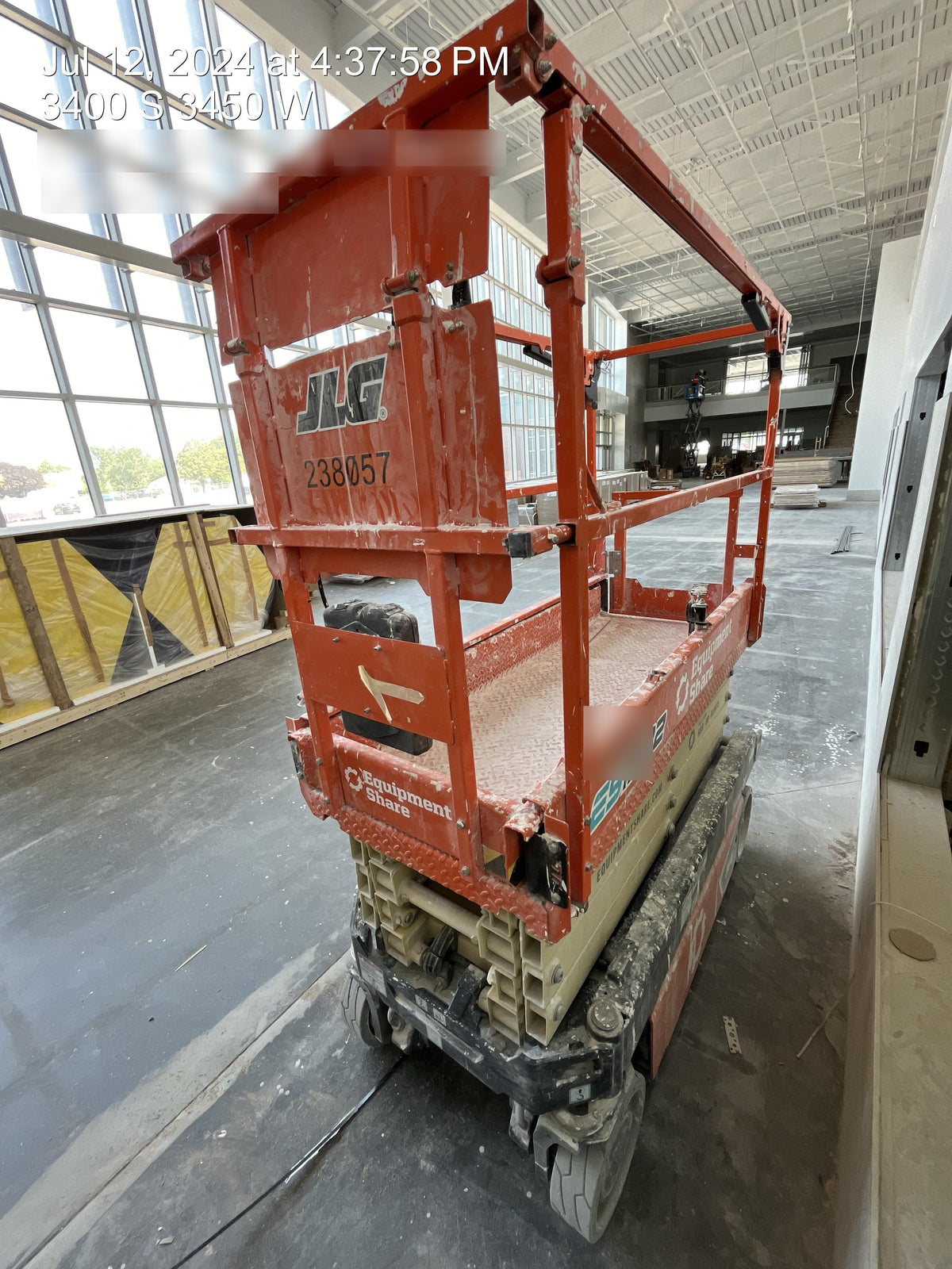 2022 JLG ES1932