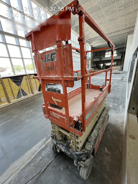 2022 JLG ES1932
