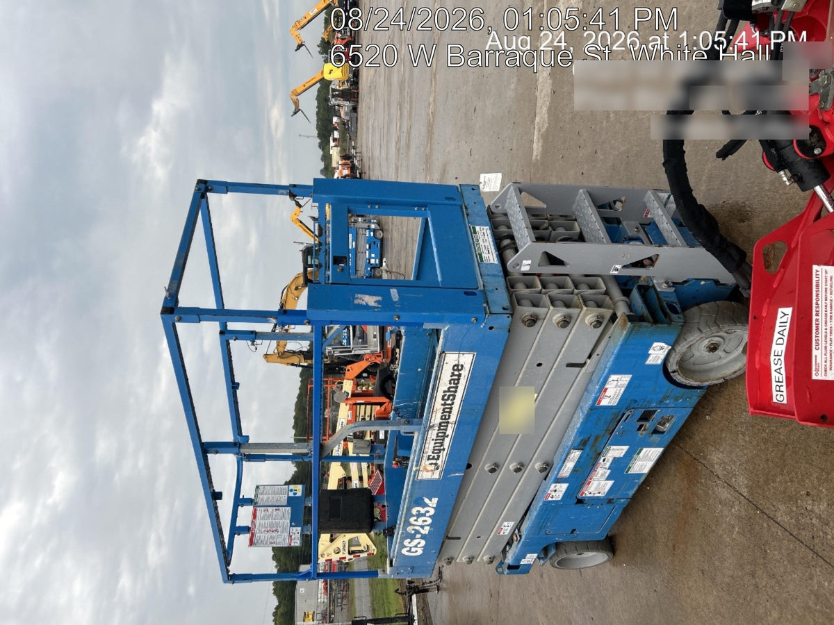 2019 Genie GS-2632 Folding rails with half height swing gate