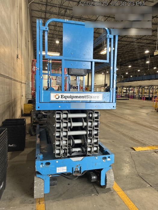 2019 Genie GS-4047 Folding rails with half height swing gate