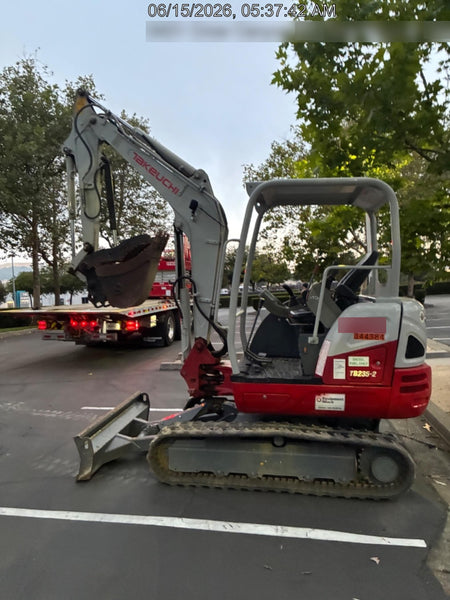 2023 TAKEUCHI TB235-2R