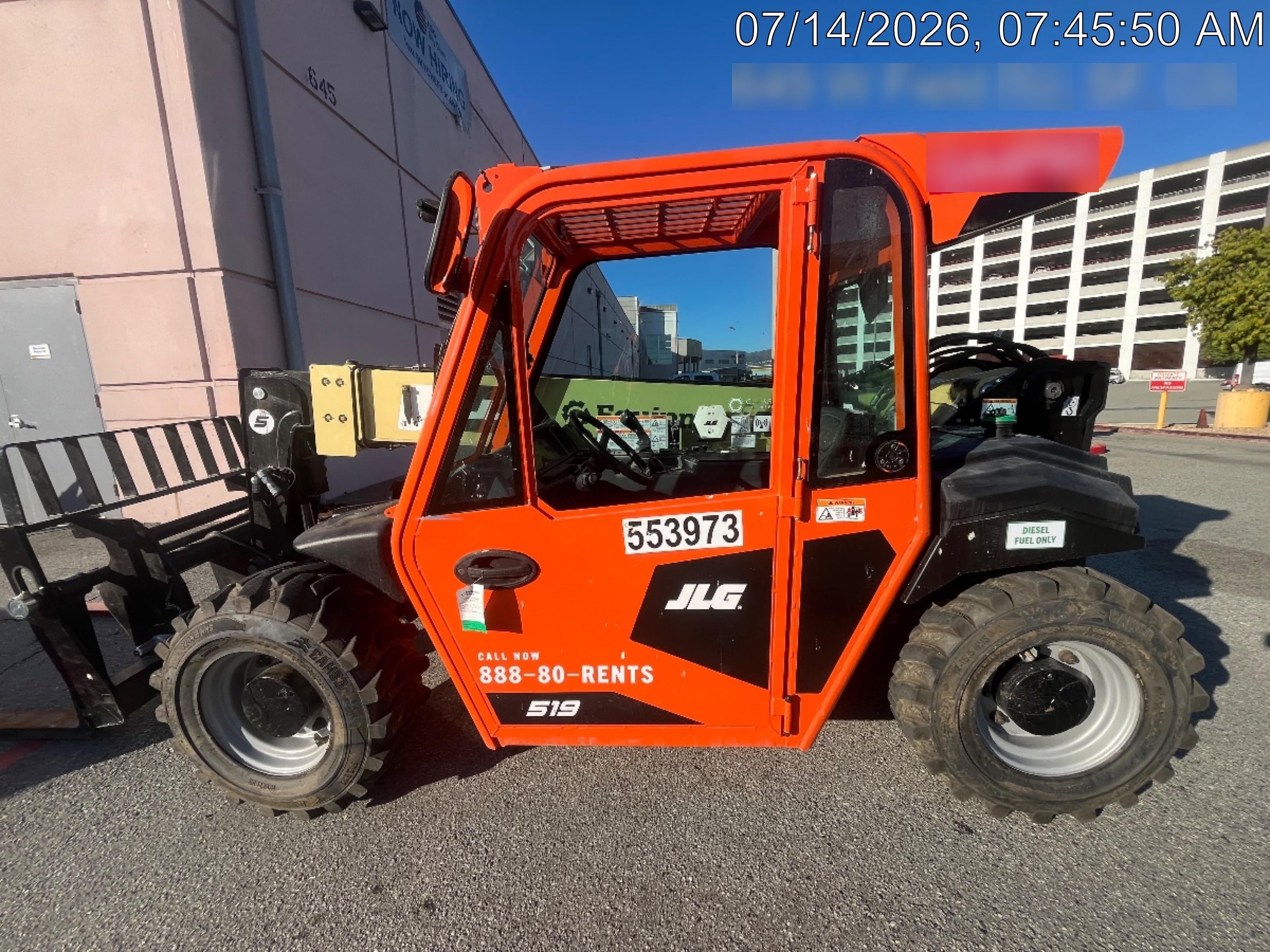 2025 JLG 519