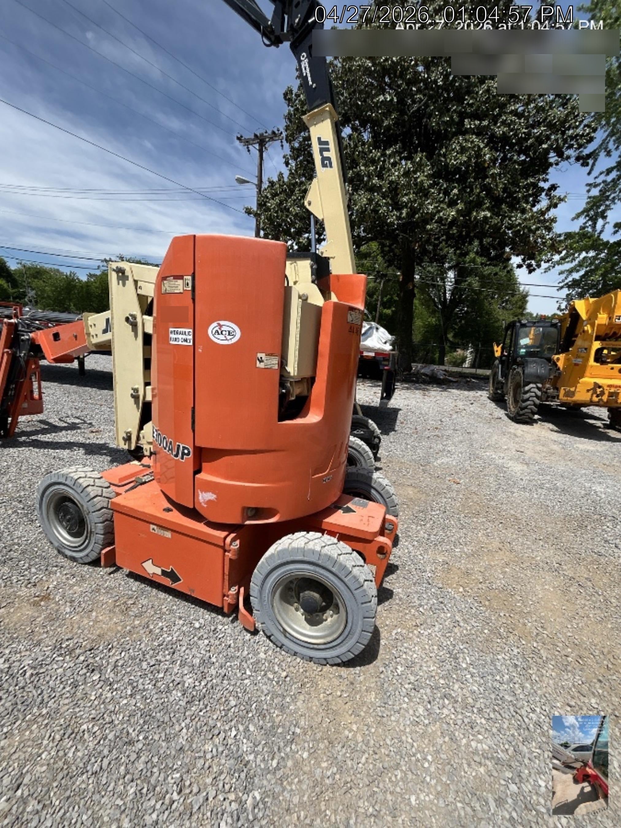 2019 JLG E300AJP