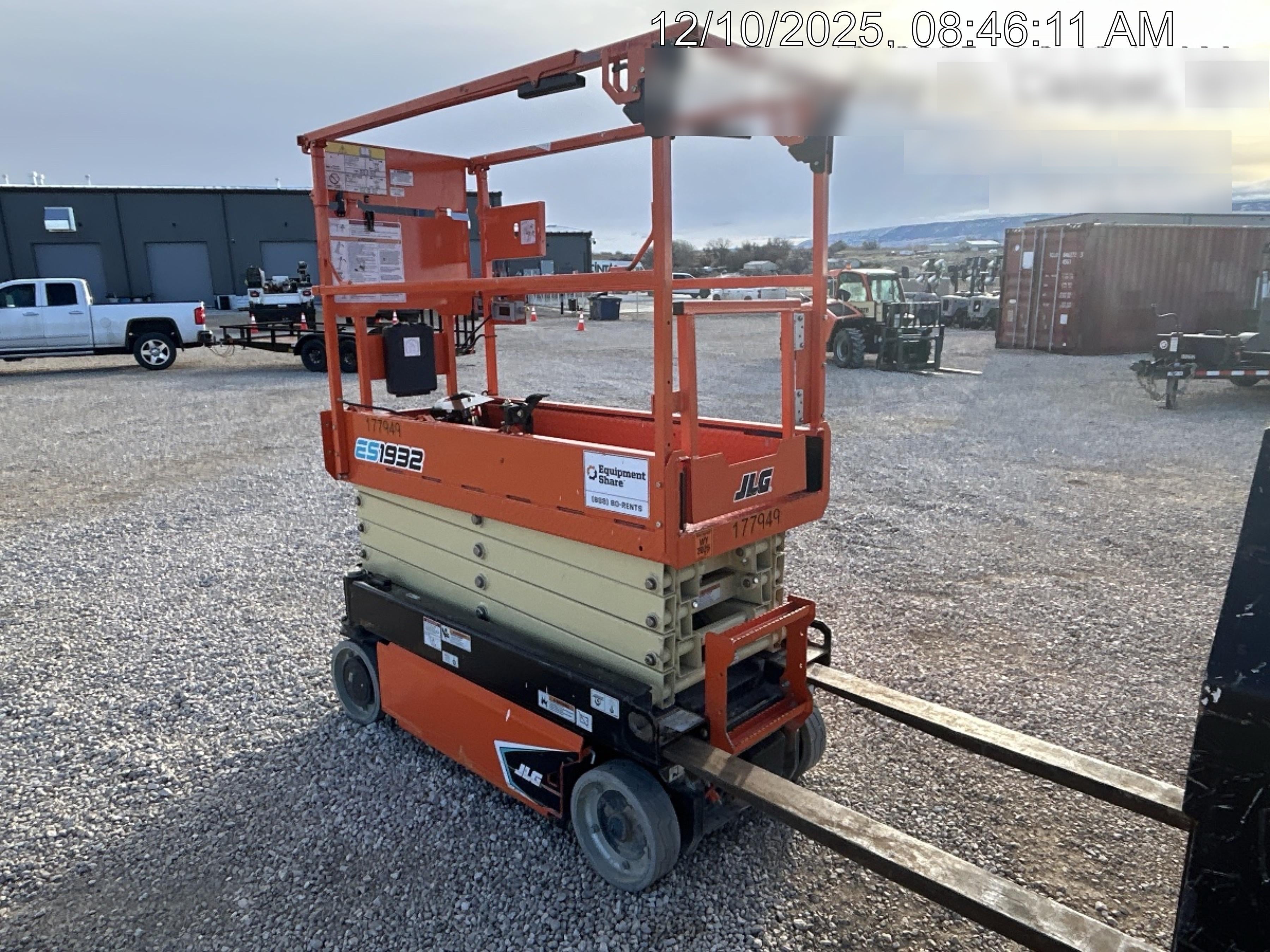 2021 JLG ES1932