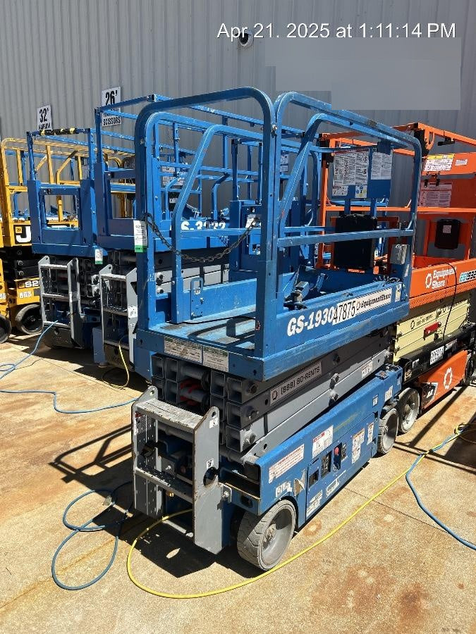 2019 Genie GS-1930 Fixed Rails with Chain Entry
