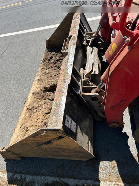 2025 TAKEUCHI 76" Smooth Bucket - Takeuchi