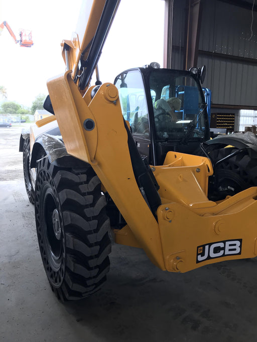 2019 JCB 510-56 74 HP w/CAB/HVAC, Beacon, Worklights, Aux Hydraulics, Solid Tires w/72" Carriage/60" Forks