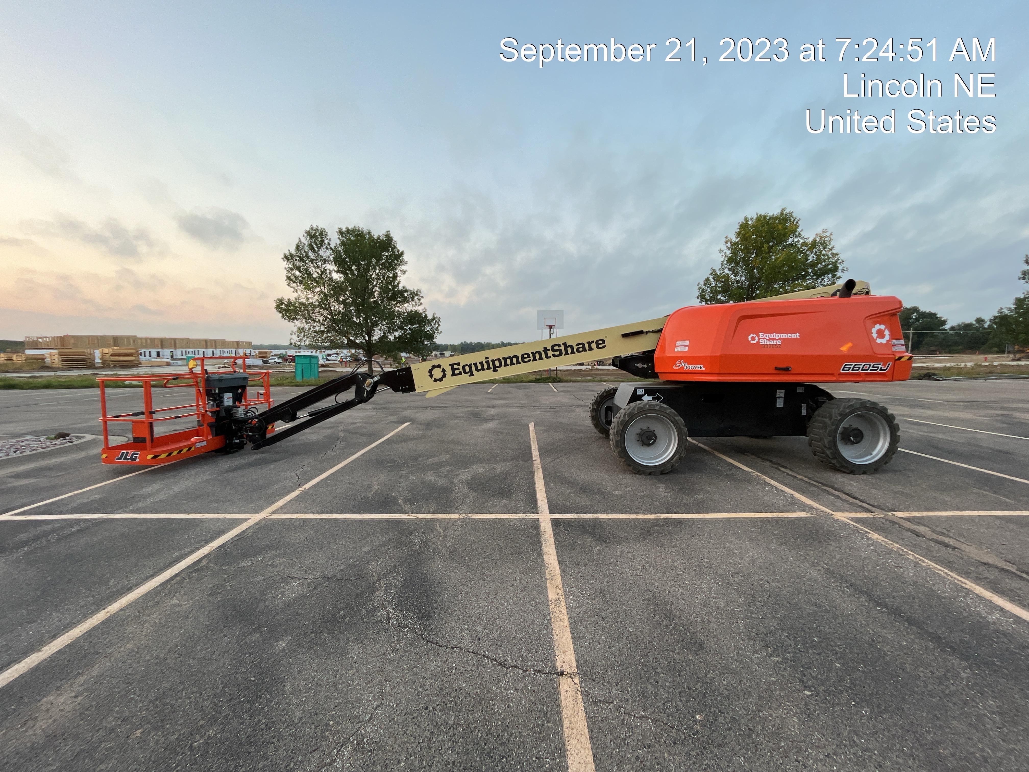2023 JLG 660SJ