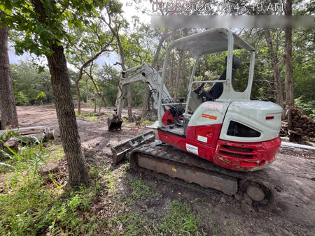 2023 TAKEUCHI TB250-2R