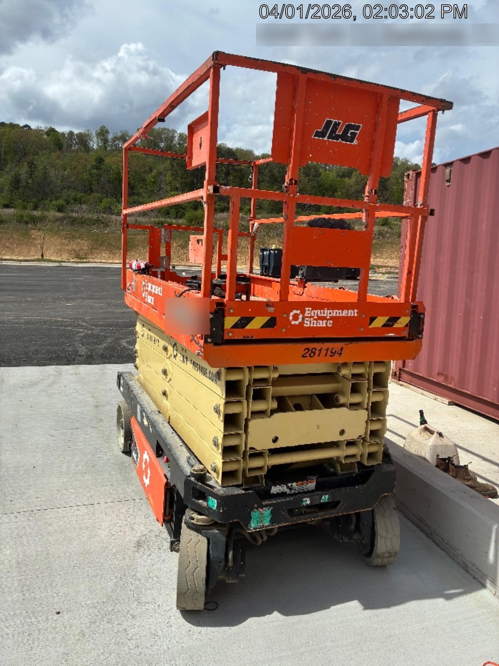 2022 JLG ES3246