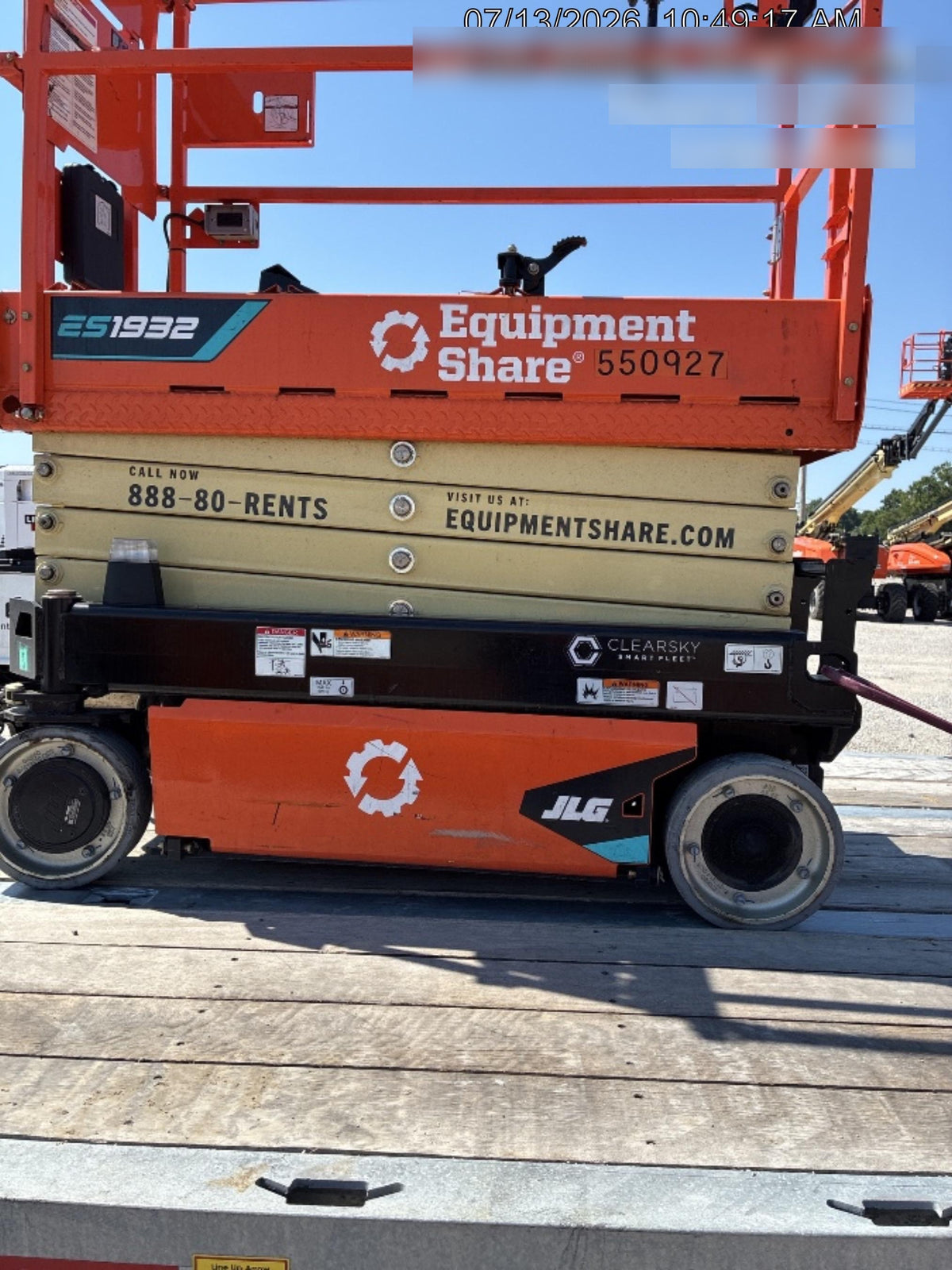 2025 JLG ES1932