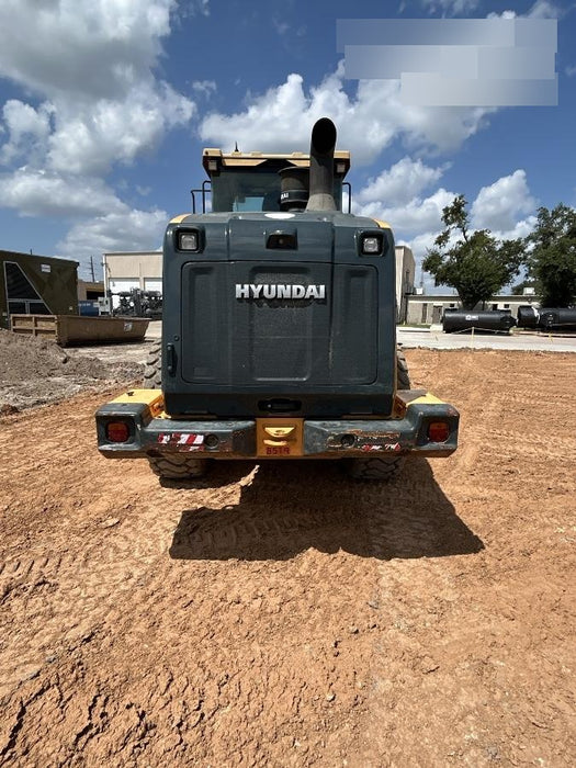 2018 Hyundai HL940 HL 940 Wheel loader, Werk Brau JRB quick coupler, 2.5 yd bucket, and Forks