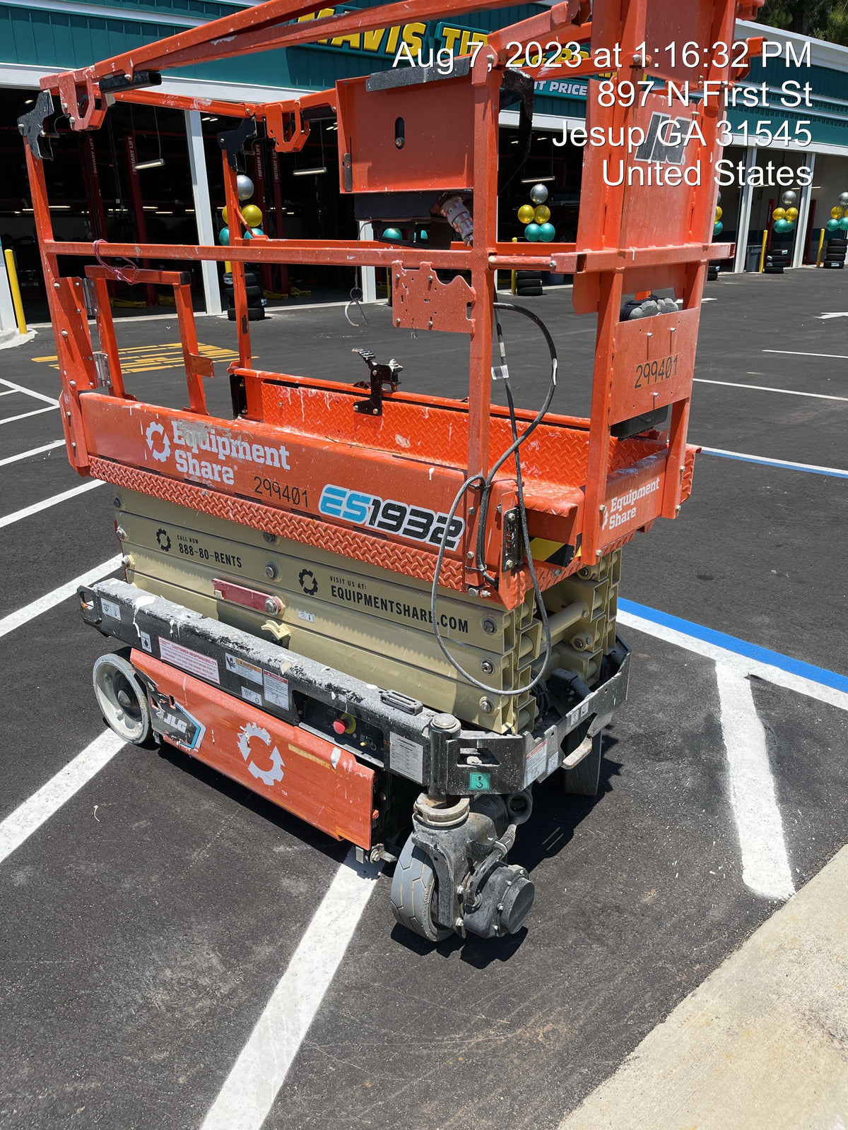 2023 JLG ES1932