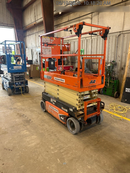 2021 JLG ES1932