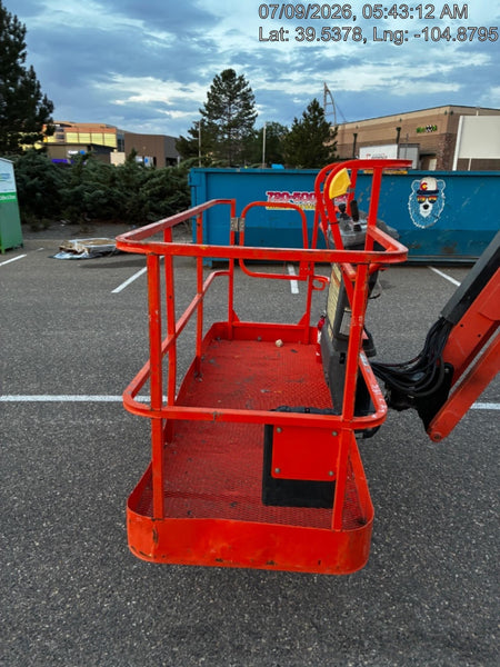 2020 JLG 800AJ