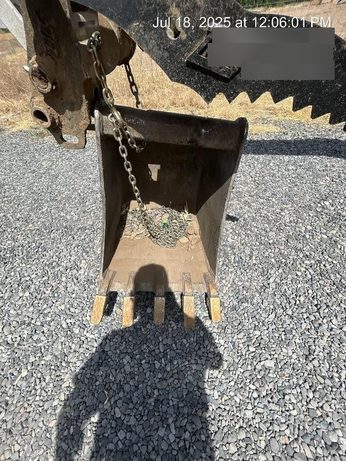 2025 TAKEUCHI 24" Bucket Takeuchi