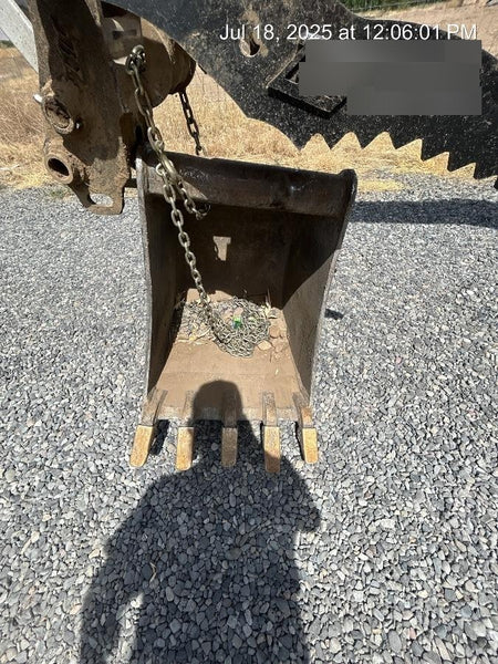 2025 TAKEUCHI 24" Bucket Takeuchi