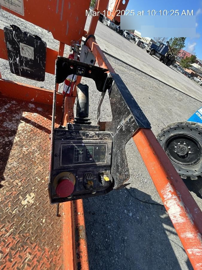 2021 JLG ES1932