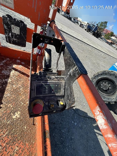 2021 JLG ES1932